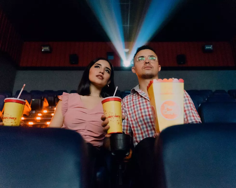 Photo by <a href="https://unsplash.com/@pipe_fx?utm_content=creditCopyText&utm_medium=referral&utm_source=unsplash">Felipe Bustillo</a> on <a href="https://unsplash.com/photos/2-women-sitting-on-blue-leather-chair-holding-white-and-red-plastic-cups-4VDRCoNuvE0?utm_content=creditCopyText&utm_medium=referral&utm_source=unsplash">Unsplash</a>