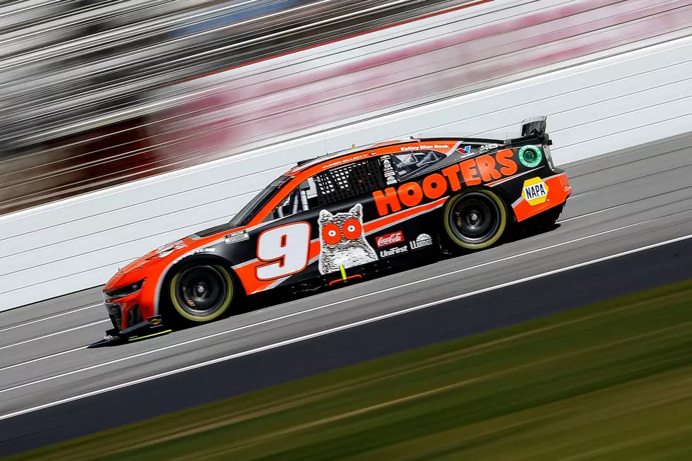 Hooters Settles Lawsuit with NASCAR Team Amid Financial Struggles
